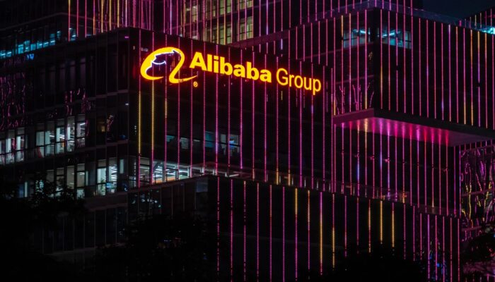 apple-reportedly-partners-with-alibaba-after-rejecting-deepseek-for-china-ai-launch