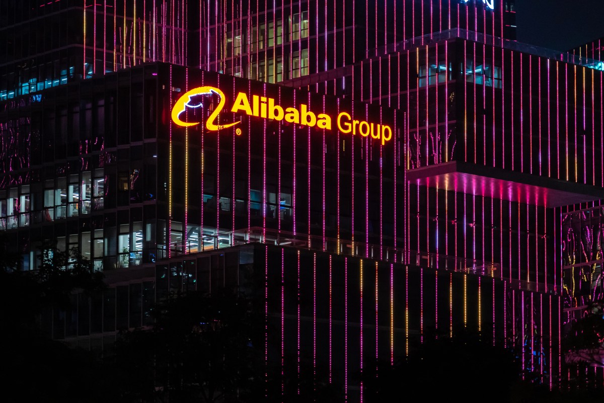 apple-reportedly-partners-with-alibaba-after-rejecting-deepseek-for-china-ai-launch