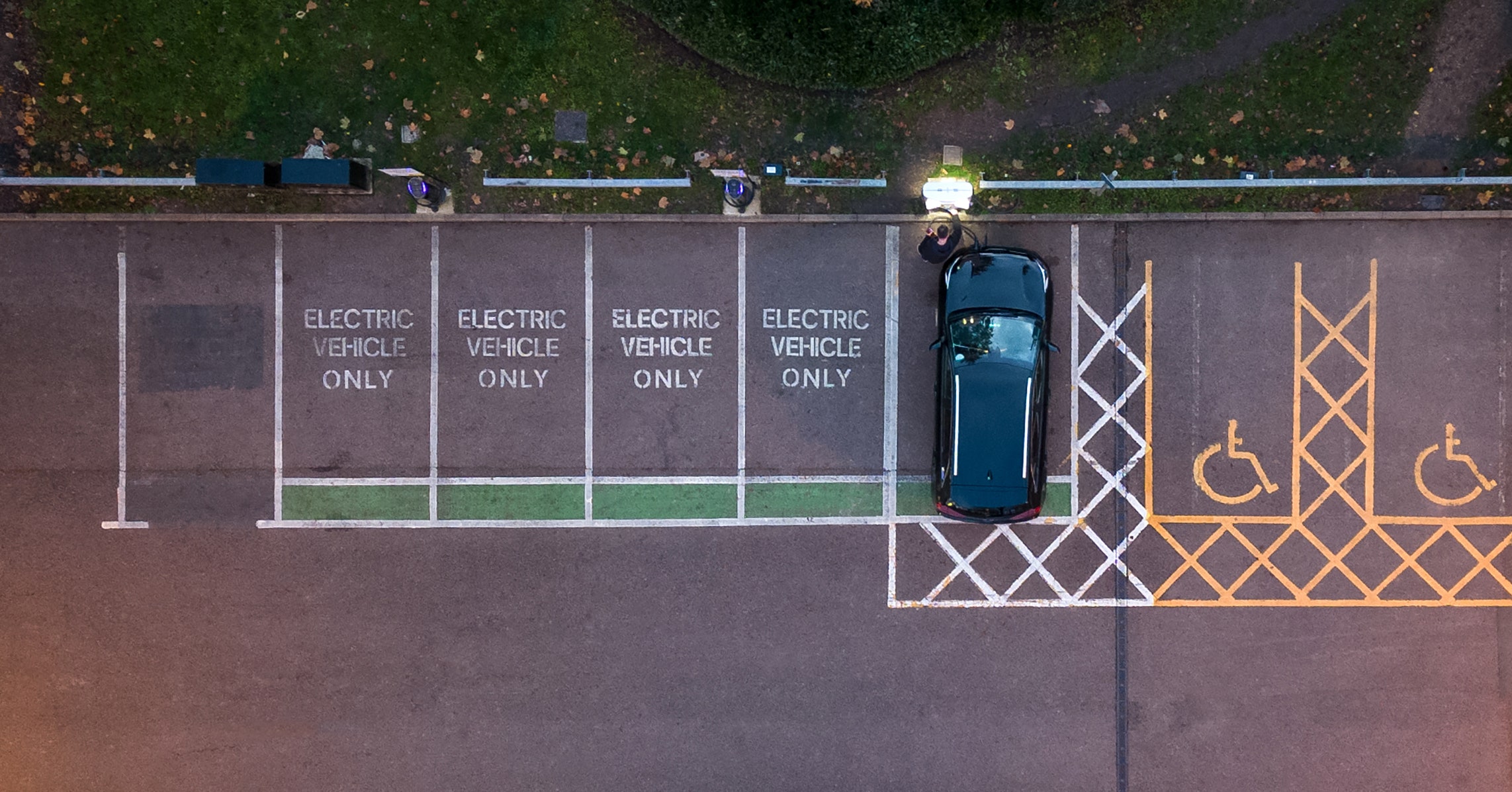 federal-ev-charger-freeze-sows-chaos,-but-chargers-are-still-getting-built