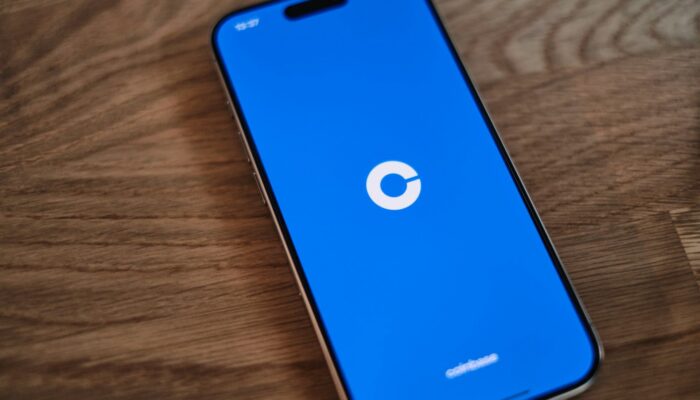 coinbase-posts-$227b-in-q4-revenue,-blowing-through-$1.84b-estimate