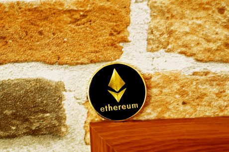 ethereum-could-be-mirroring-bitcoin’s-2018-2021-cycle-amid-record-selling