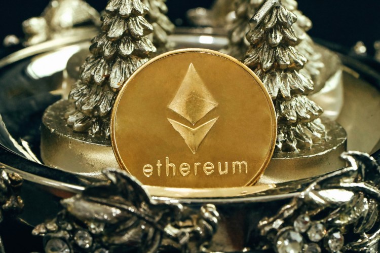 is-ethereum-breaking-free-from-the-bear-trap?-analysts-weigh-in