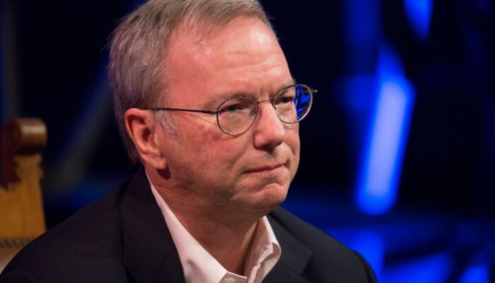 eric-schmidt-argues-against-a-‘manhattan-project-for-agi’