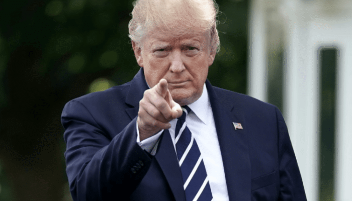 trump-attacks-fed,-wall-street-shudders,-but-bitcoin-draws-strength
