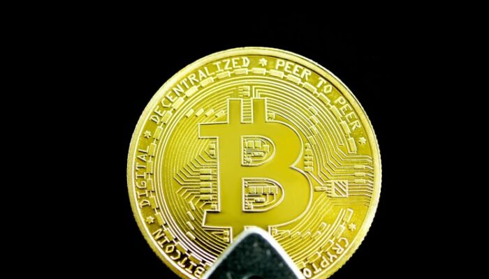 bitcoin-surpasses-realized-price-of-recent-buyers-—-rally-incoming-or-double-top?