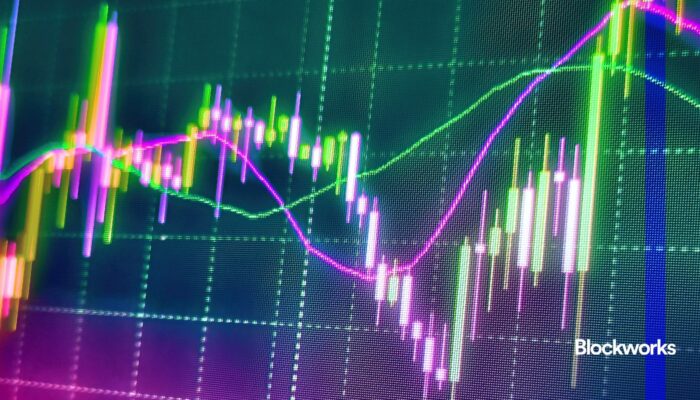 ‘basis-trade’-or-hodlers:-what’s-behind-the-crypto-etf-inflow-spike?