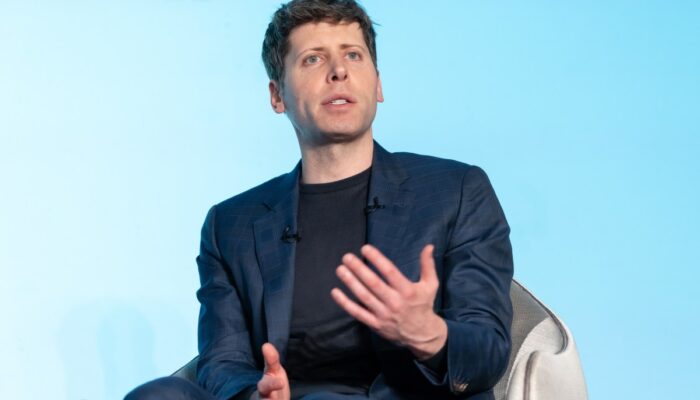 sam-altman’s-world-unveils-a-mobile-verification-device
