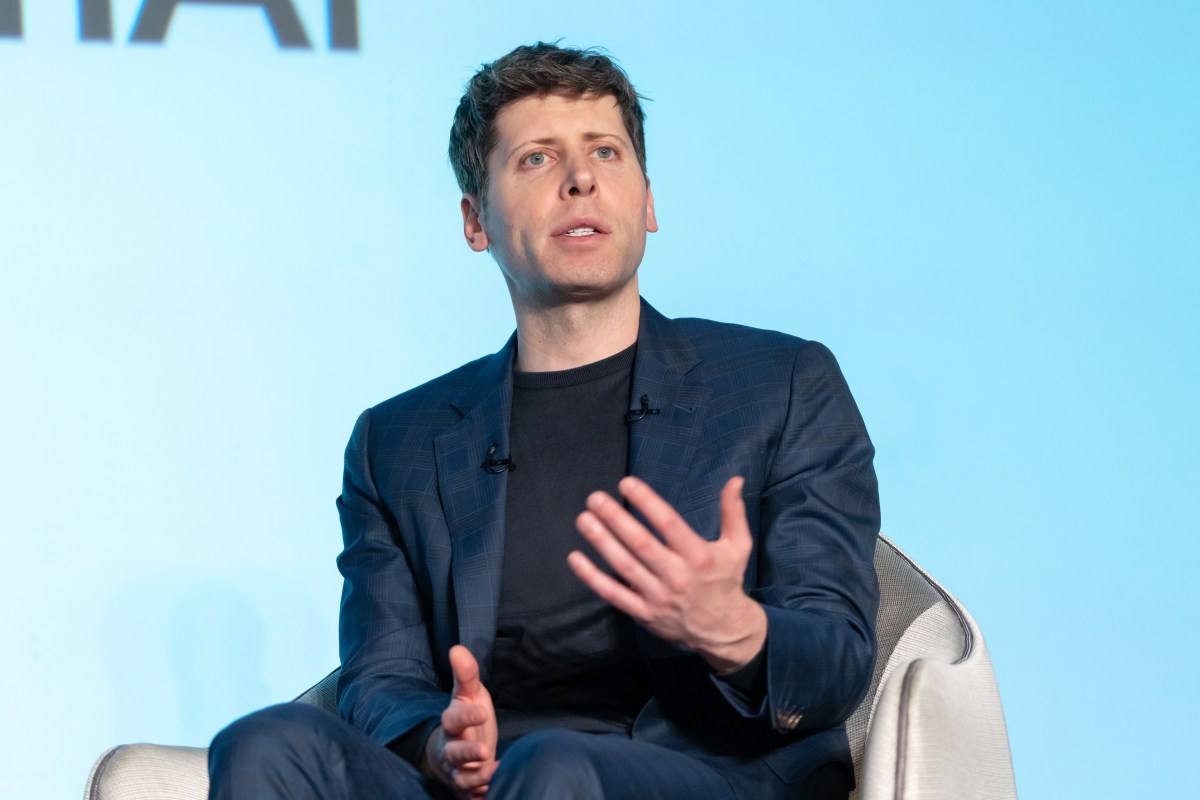 sam-altman’s-world-unveils-a-mobile-verification-device