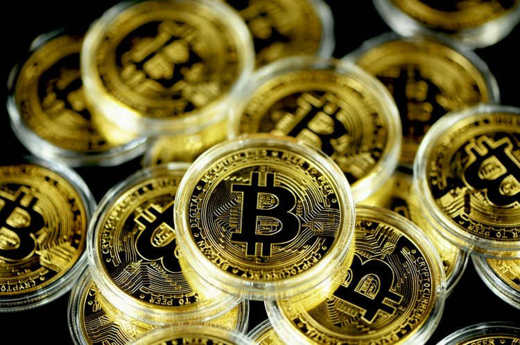 bitcoin-still-far-from-a-true-supply-shock,-analyst-explains