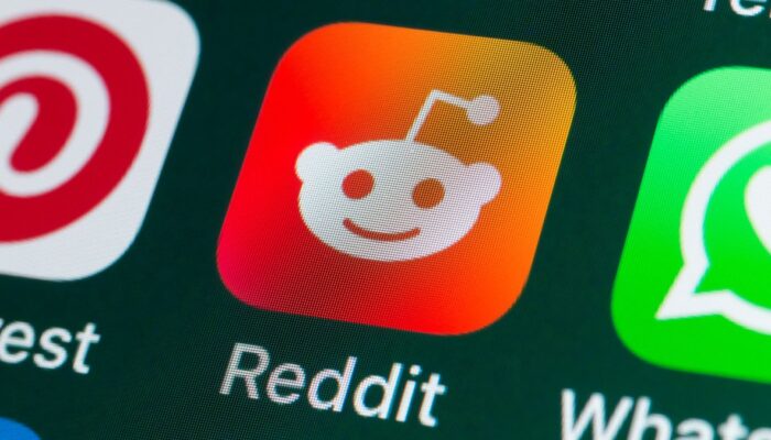 reddit’s-ai-play-is-for-the-google-crowd,-not-just-the-community-scrollers
