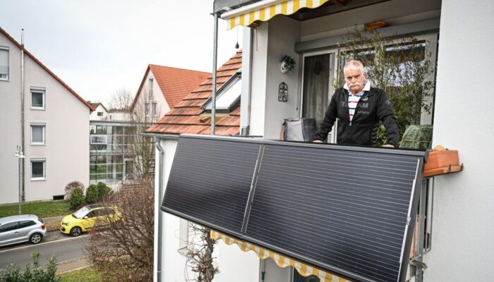 why-balcony-solar-panels-haven’t-taken-off-in-the-us