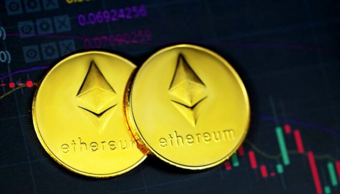 ethereum-exchange-exodus-deepens:-$380m-withdrawn-as-crucial-support-level-emerges