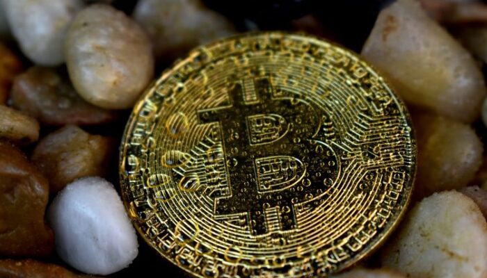 lmacd-indicator-reveals-where-the-bitcoin-price-is-after-rejection-from-$97,000
