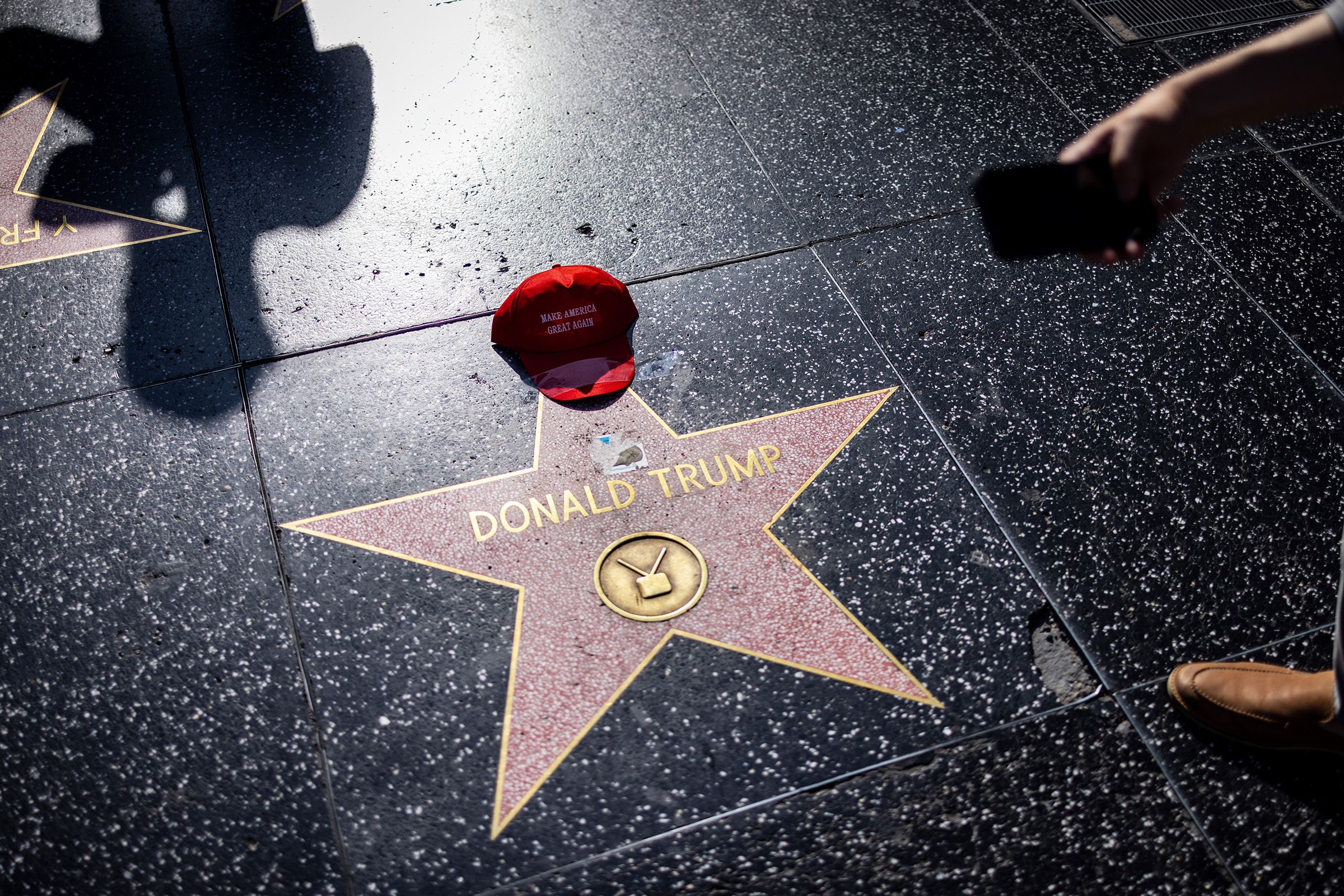 trump’s-tariffs-won’t-make-hollywood-great-again,-but-there’s-a-plan-that-can