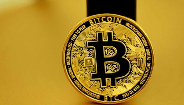 elliot-wave-theory-shows-where-bitcoin-is-in-this-cycle-–-bull-rally-over?