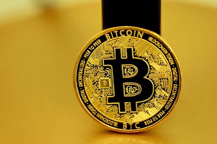 elliot-wave-theory-shows-where-bitcoin-is-in-this-cycle-–-bull-rally-over?