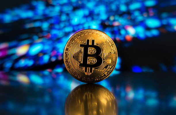 analyst-predicts-bitcoin-price-surge-to-$120,000-and-then-a-50%-crash-to-$60,000,-here’s-when