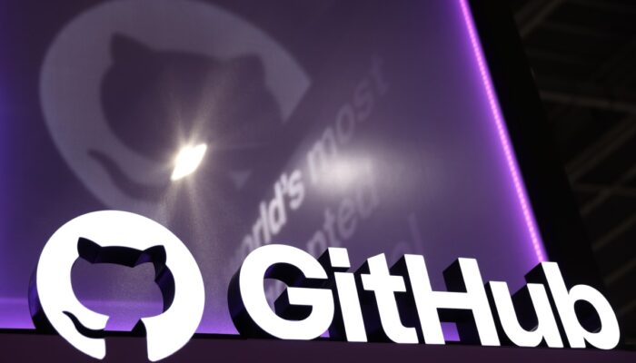 github,-microsoft-embrace-anthropic’s-spec-for-connecting-ai-models-to-data-sources