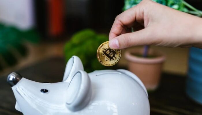 buy-bitcoin,-ditch-the-banks-before-it’s-too-late—kiyosaki