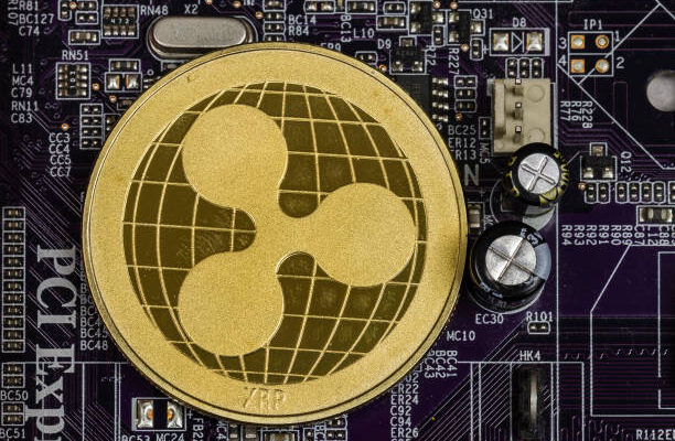 crypto-analyst-explains-xrp-price-roadmap-to-$37-as-bears-fight-for-control
