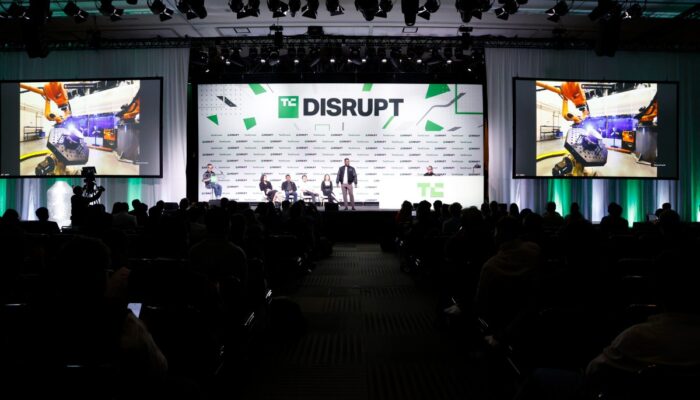 4-days-left:-up-to-$900-off-your-ticket-and-90%-off-for-your-+1-at-techcrunch-disrupt-2025