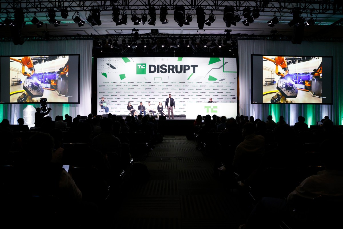 4-days-left:-up-to-$900-off-your-ticket-and-90%-off-for-your-+1-at-techcrunch-disrupt-2025