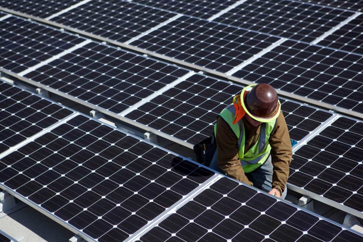 meta-adds-another-650-mw-of-solar-power-to-its-ai-push