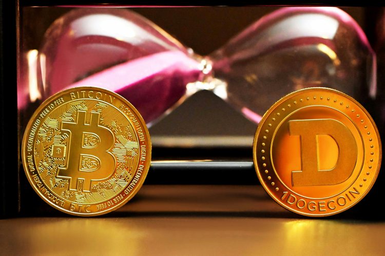 dogecoin-weekly-chart-shows-bitcoin-like-movements-that-could-trigger-massive-rally