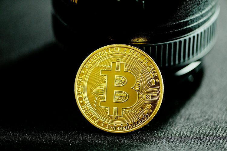 bitcoin-at-crossroads-after-trump-tariff-shock:-breakdown-towards-$106k-or-new-ath?