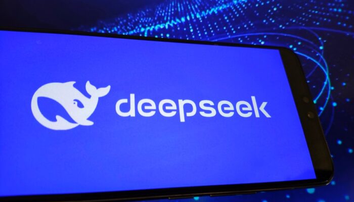 deepseek-updates-its-r1-reasoning-ai-model,-releases-it-on-hugging-face