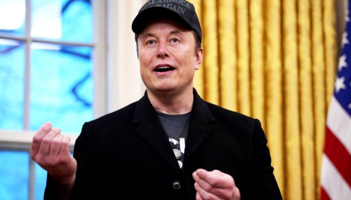 doge-is-busier-than-ever—and-trump-says-elon-musk-is-‘really-not-leaving’
