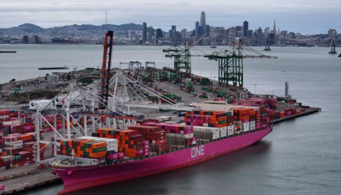 analysts-say-trump-trade-wars-would-harm-the-entire-us-energy-sector,-from-oil-to-solar