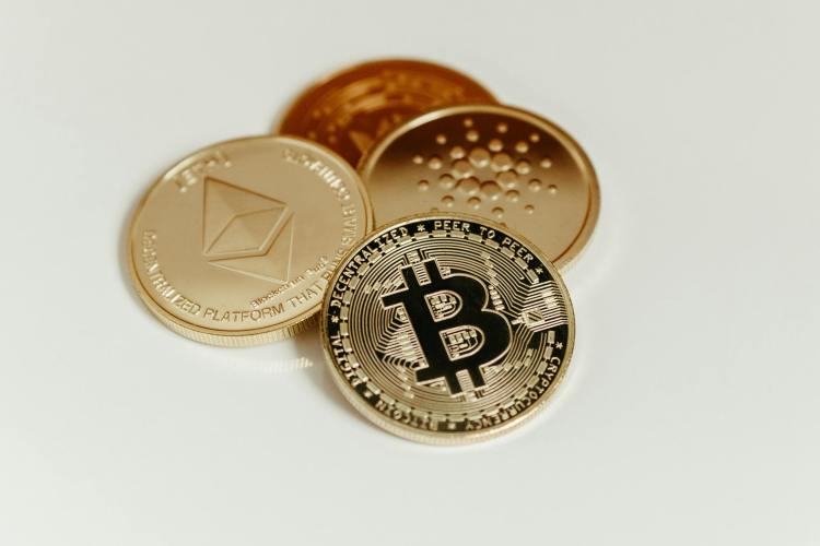 no-room-for-doubt:-analyst’s-$900k-bitcoin-forecast-follows-familiar-script