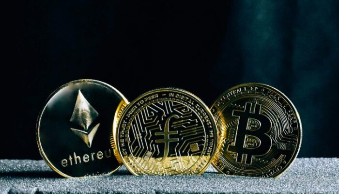 bitcoin-maxi-max-keiser-isn’t-buying-the-hype-around-new-crypto-holding-companies