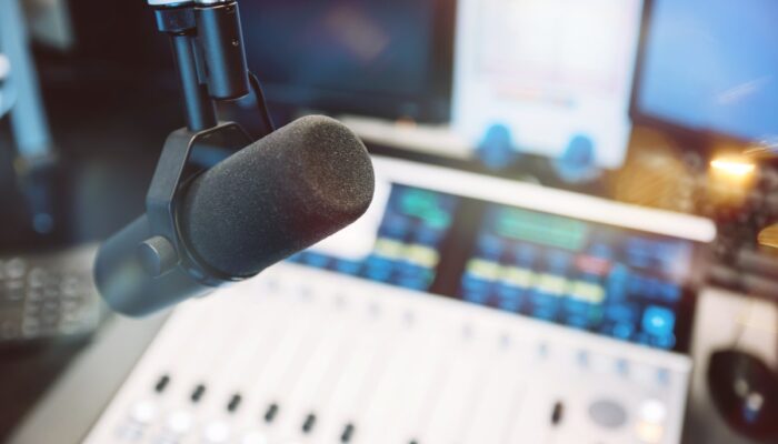 major-record-labels-are-reportedly-in-licensing-talks-with-ai-firms-udio-and-suno
