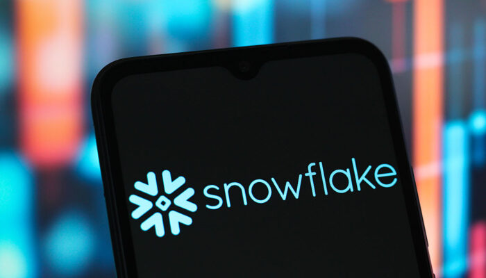 snowflake-to-acquire-database-startup-crunchy-data
