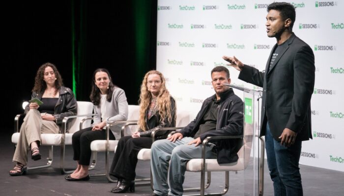 ai-startups-take-to-the-stage-to-pitch-their-companies-to-a-panel-of-judges