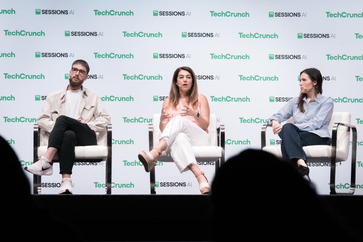 disruption-playbook:-how-to-beat-ai-incumbents-at-their-own-game
