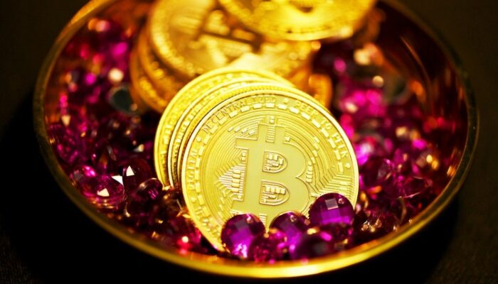 bitcoin-sees-negative-funding-on-binance-–-a-classic-setup-for-a-short-squeeze?