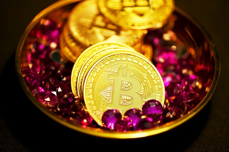 bitcoin-sees-negative-funding-on-binance-–-a-classic-setup-for-a-short-squeeze?