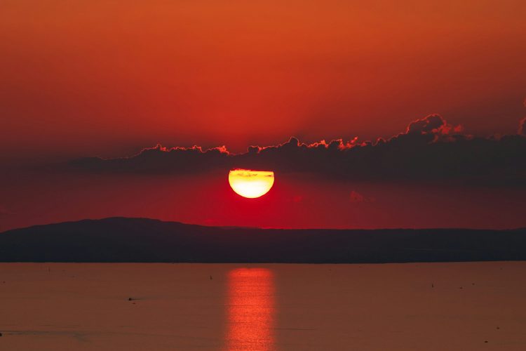 xrp-price-risks-plummeting-below-$2-as-sellers-take-control