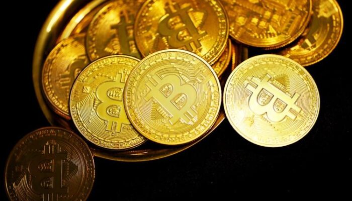 relentless-bitcoin-accumulation:-strategy-snaps-up-1,045-more-btc