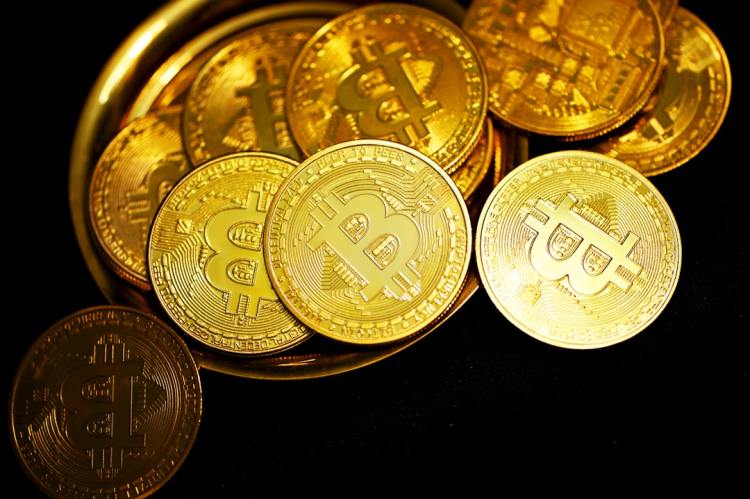 relentless-bitcoin-accumulation:-strategy-snaps-up-1,045-more-btc