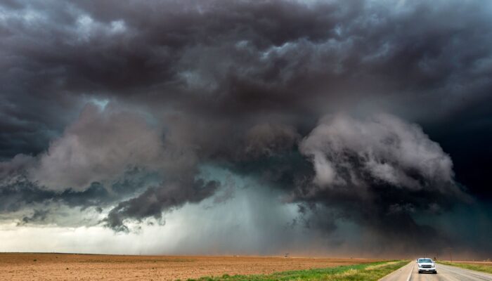 the-viral-storm-streamers-predicting-deadly-tornadoes—sometimes-faster-than-the-government