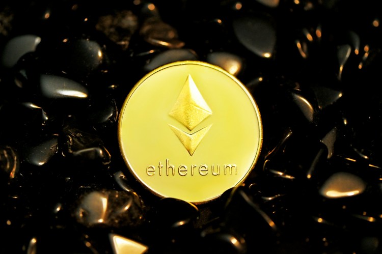 ethereum-breakout-imminent?-broadening-wedge-hints-at-$4,200-surge