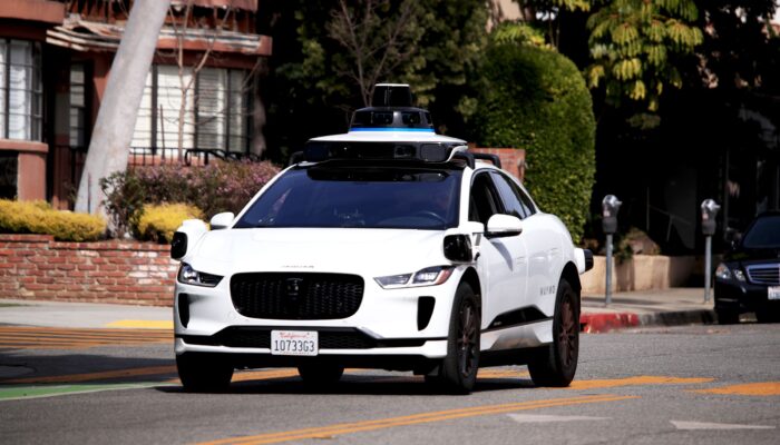 ahead-of-protests,-waymo-scales-back-robotaxi-service-nationwide
