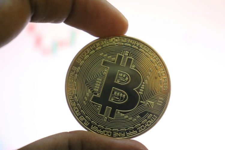 bitcoin-golden-cross-incoming,-but-tensions-threaten-breakout