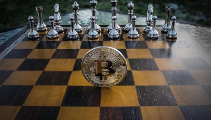 rising-bitcoin-dominance-above-64%-dashes-hopes-of-altcoin-season,-here’s-why