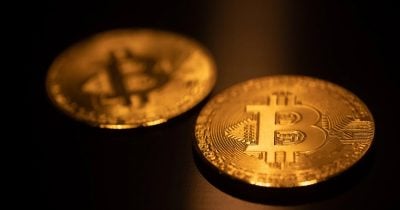 bitcoin-holds-steady-at-$104k-as-fed-eyes-inflation-from-tariffs-before-easing
