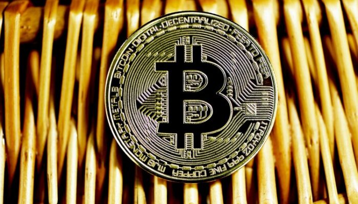 bitcoin-may-surprise-bears:-$100k–$110k-range-shows-rising-short-interest